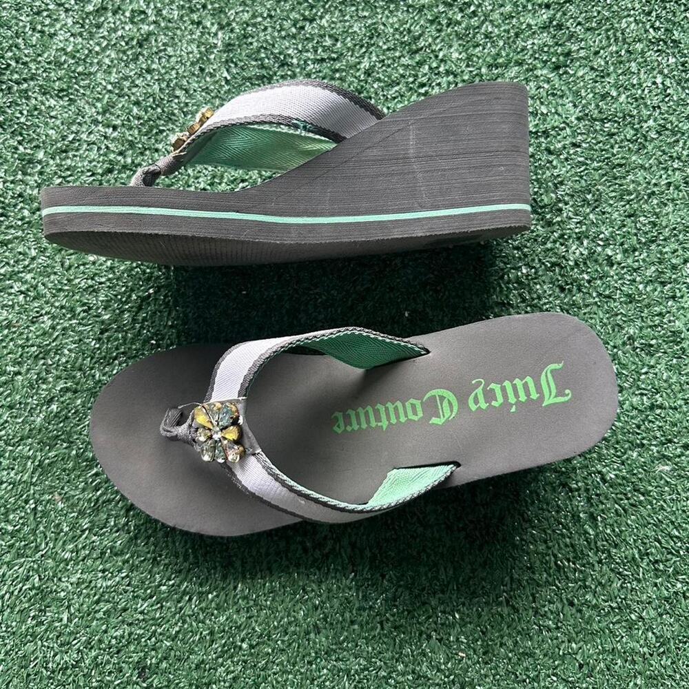 Juicy couture platform flip flops
